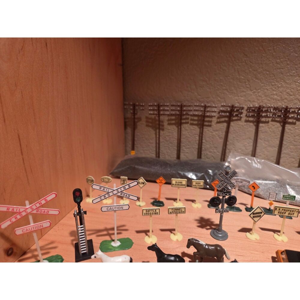Life-Like Vintage HO Scale Railroad Scenery Landscaping Cars Animals Signs Set - Picture 4 of 12